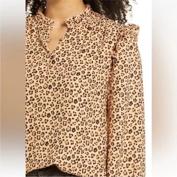 Rachel Parcell Leopard Animal Print Long Sleeve Ruffle Shoulder V-neck Blouse - Picture 3 of 15